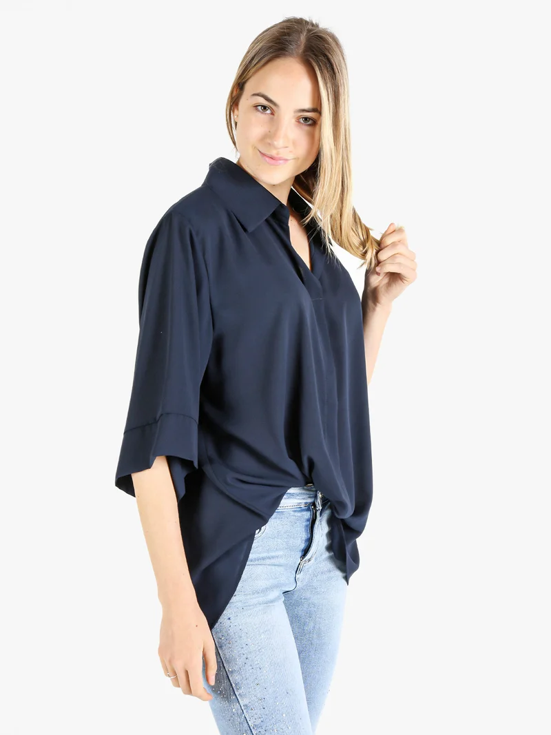 Camicia da donna oversize a maniche corte LINEA CURVY - blu scuro