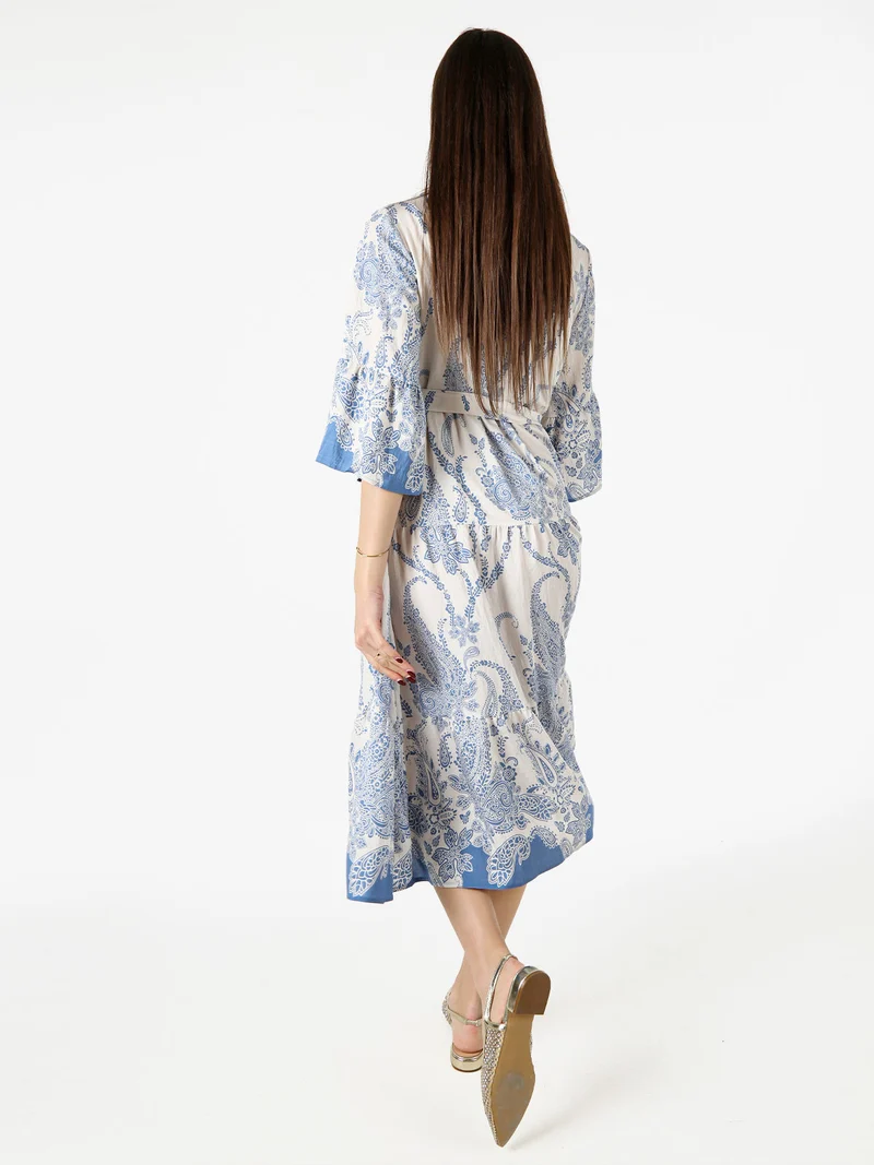 Abito lungo da donna con stampe e maniche corte a campana - azzurro