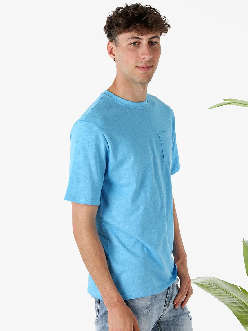 T-shirt in cotone da uomo con taschino - turchese