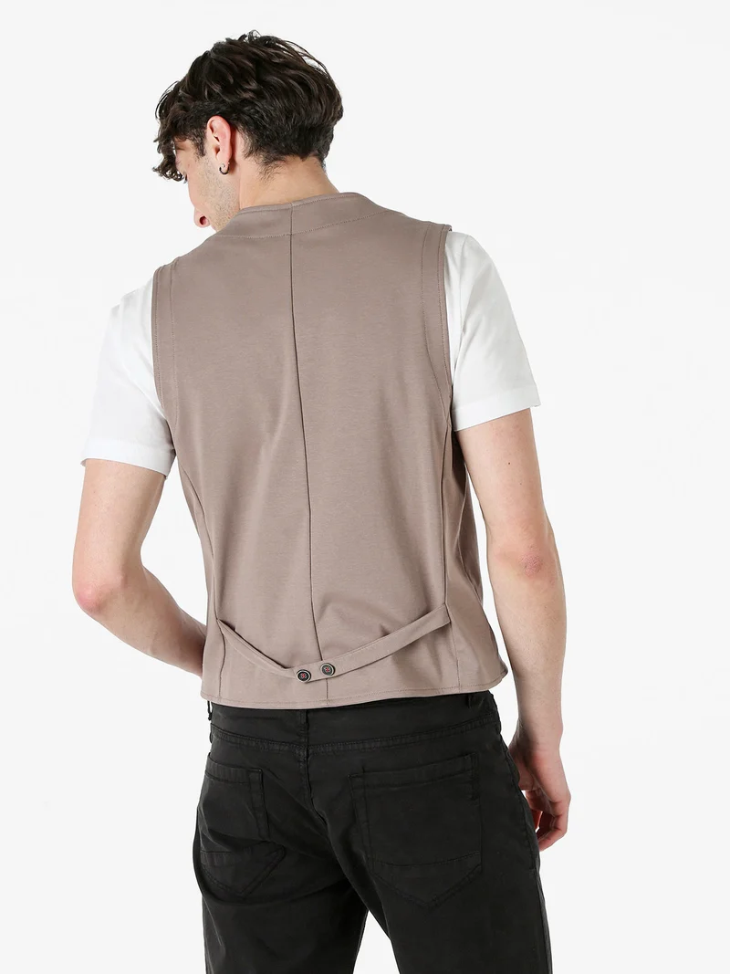Gilet da uomo in tinta unita con bottoni - fango