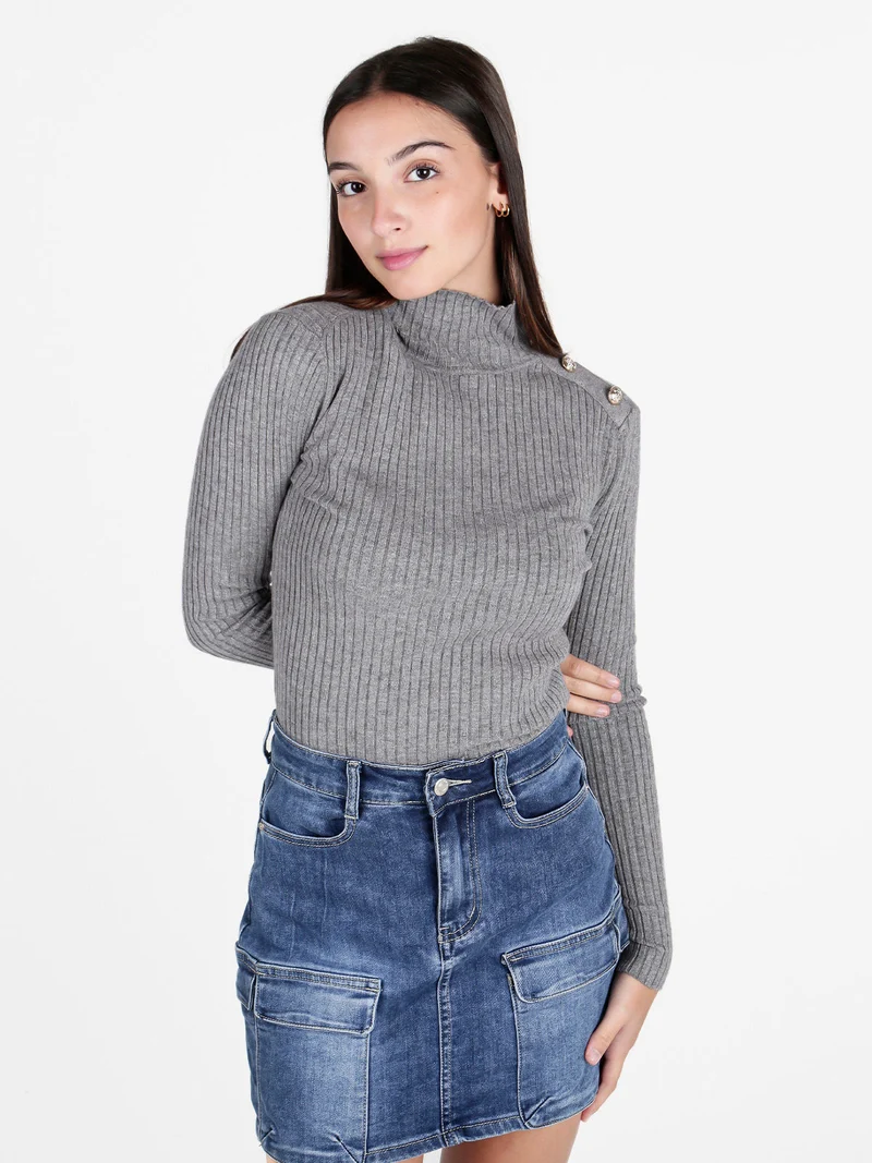 Pullover donna dolcevita in maglia con bottoni decorativi sulla spalla - grigio