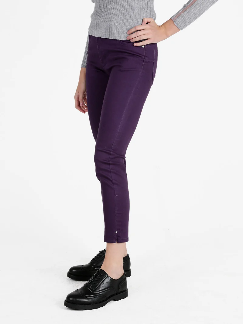 Pantaloni donna regular fit con dettagli strass - viola