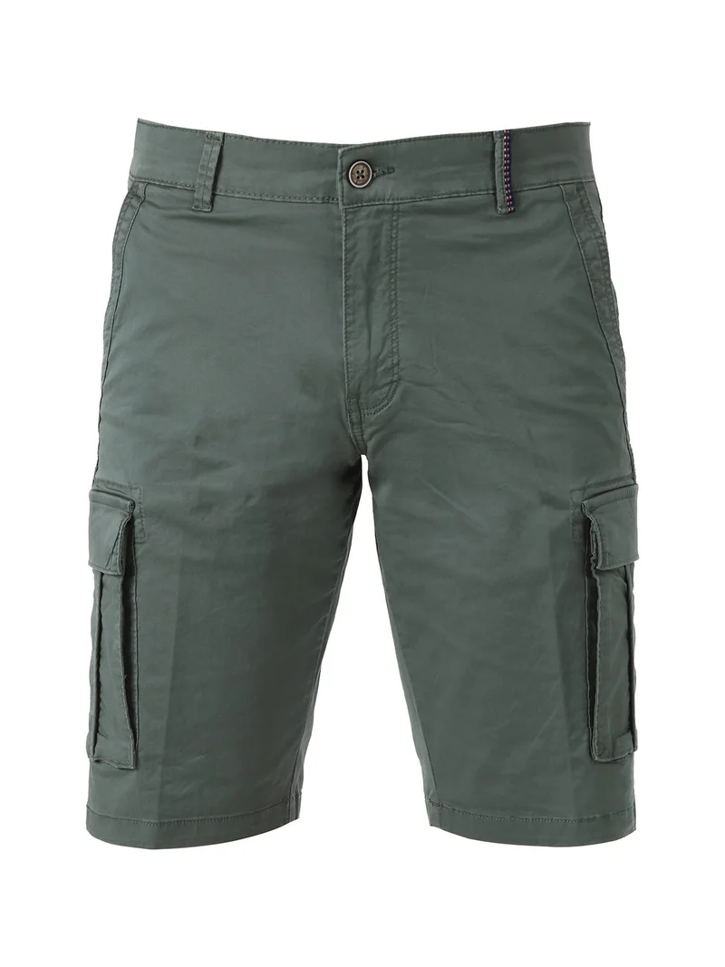 Bermuda da uomo in cotone stretch con tasconi - verde