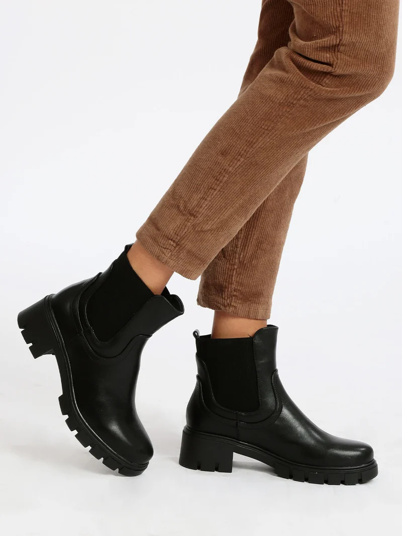 Stivaletti donna con tacco - nero