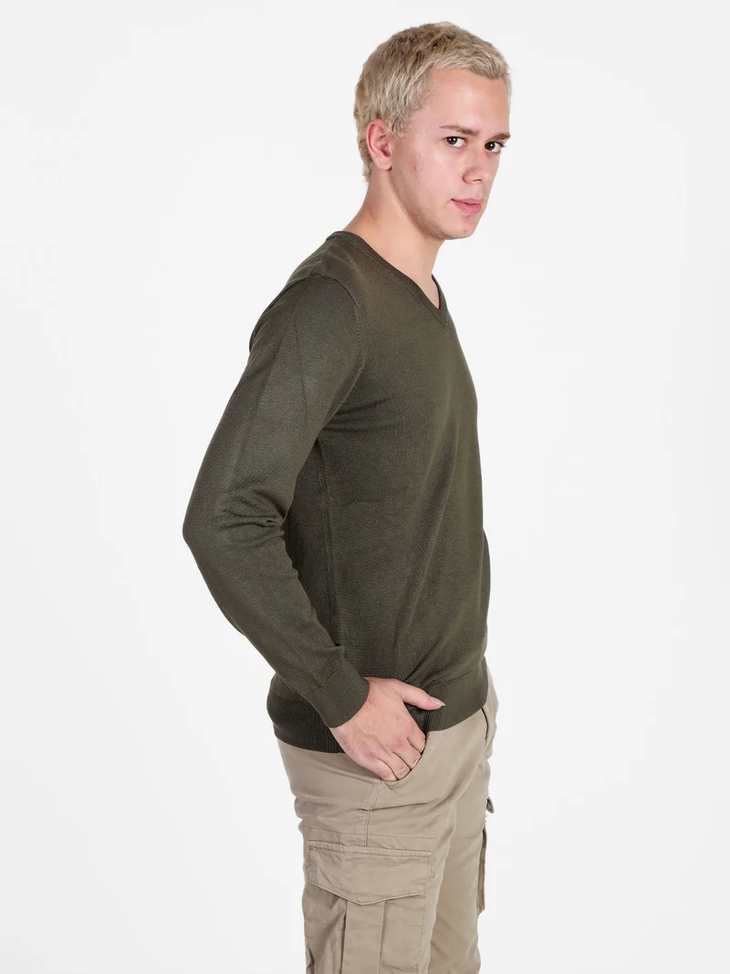 Pullover da uomo in maglia con scollo a V - oliva