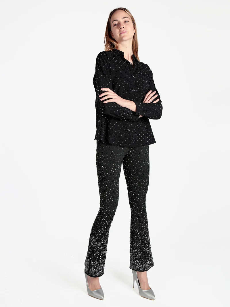Pantaloni donna a zampa con borchie luccicanti - nero