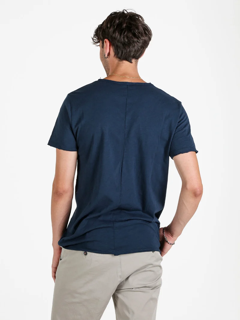 T-shirt uomo in cotone con taschino - blu scuro