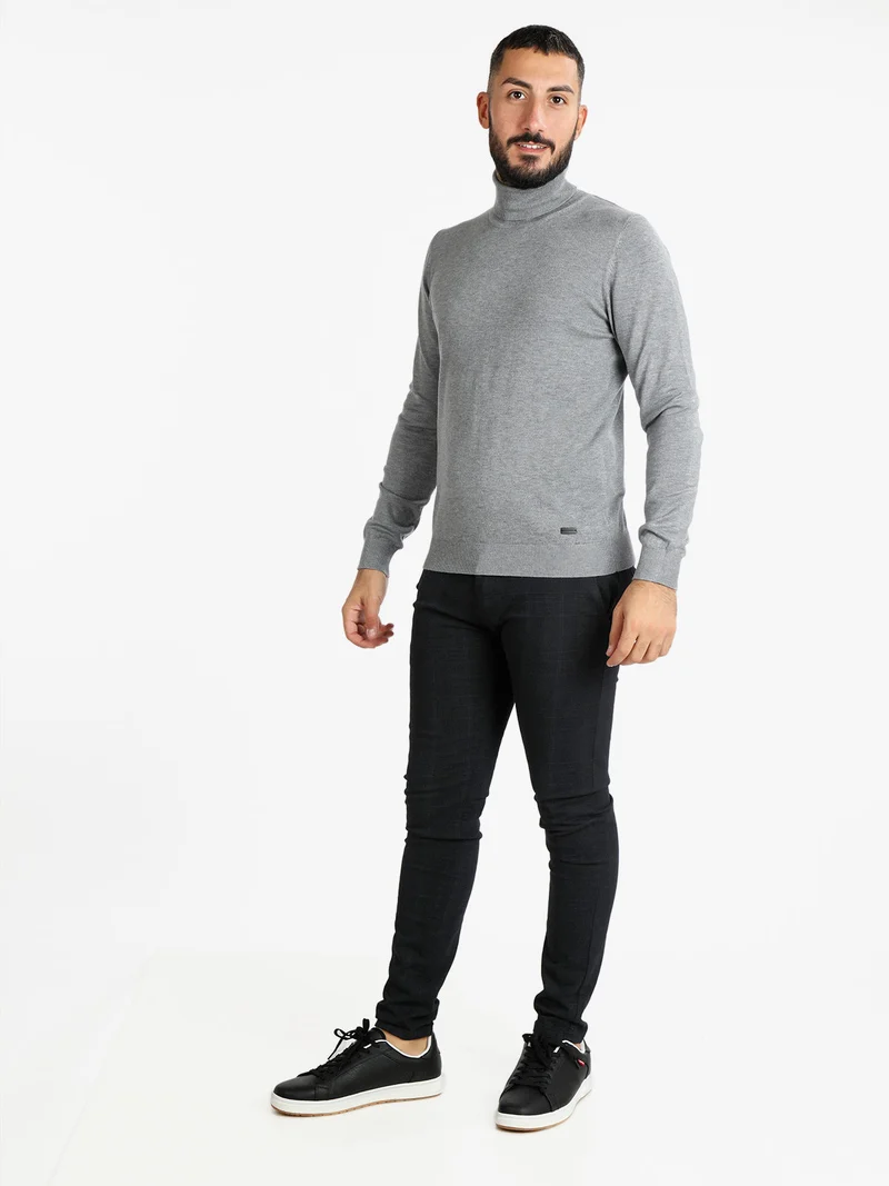 Dolcevita in maglia da uomo - grigio