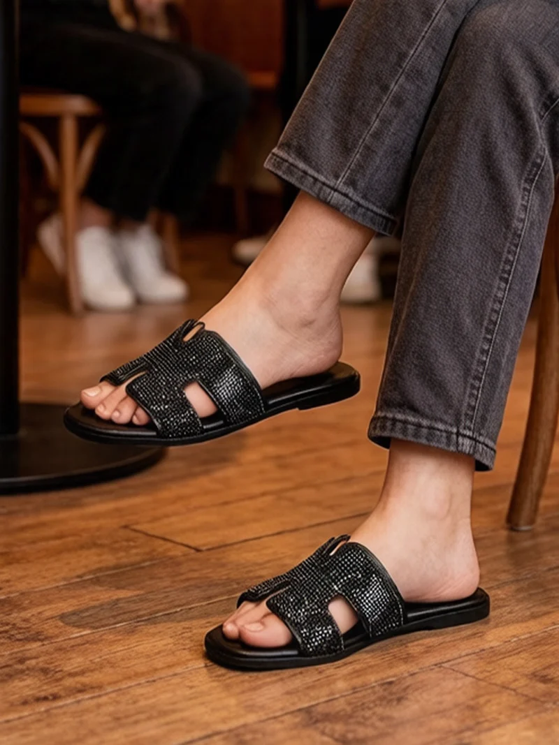 Ciabatte donna in pelle con strass - nero