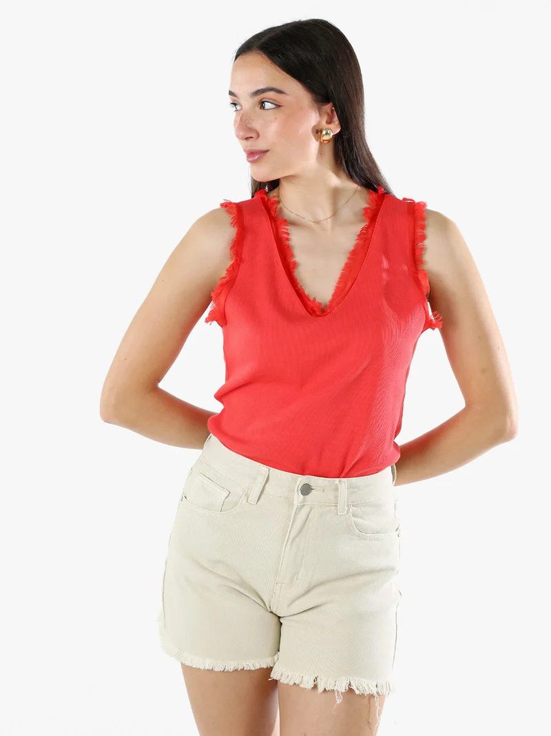 Top donna a costine con scollo a V e bordi sfrangiati - rosso