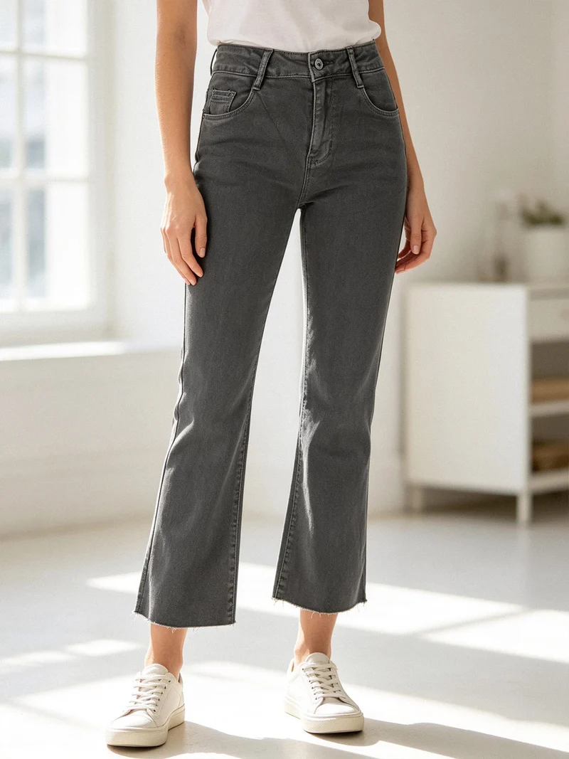 Jeans donna cropped con finale taglio laser - grigio