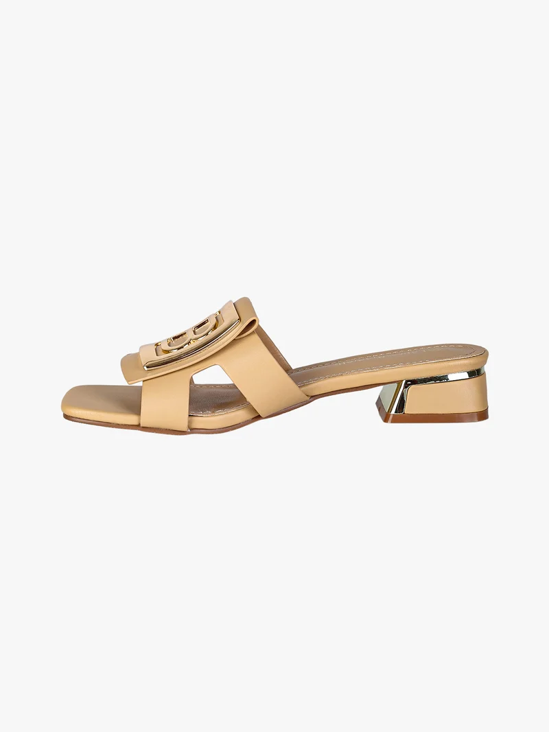 ciabatte donna in vernice con tacco basso e fascia decorativa con logo - nudo
