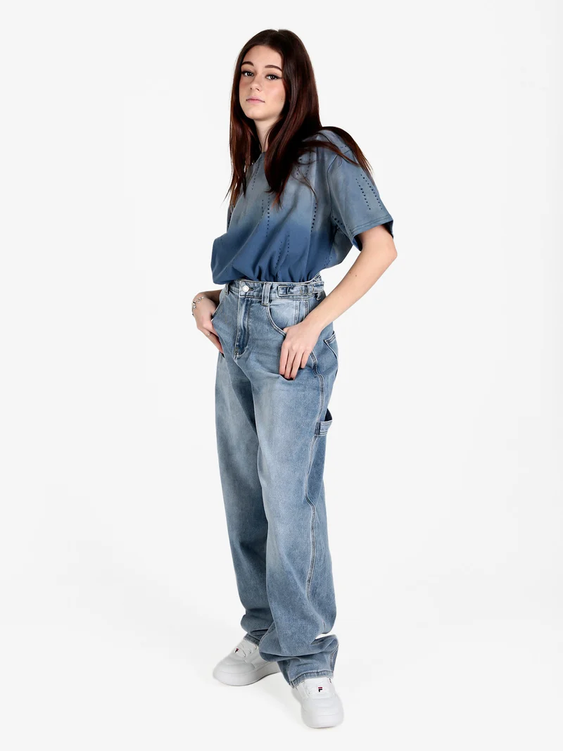 T-shirt donna oversize in cotone con buchi - jeans