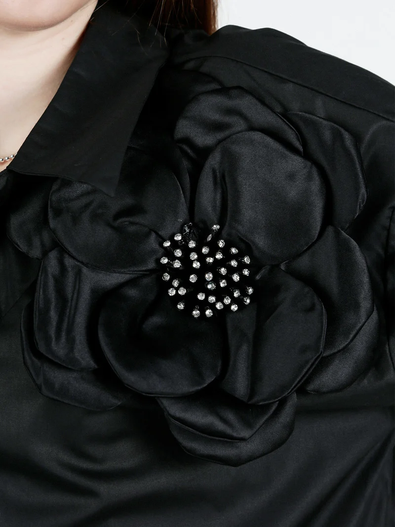 Camicia donna oversize con fiore gioiello applicato - nero