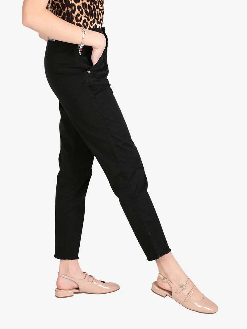 Pantaloni da donna chino con finale sfrangiato - nero