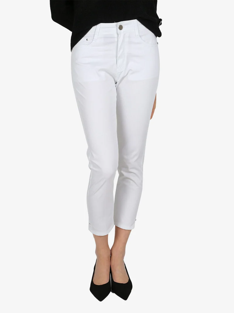Pantaloni capri donna in cotone con piccolo spacco e strass sul finale - bianco