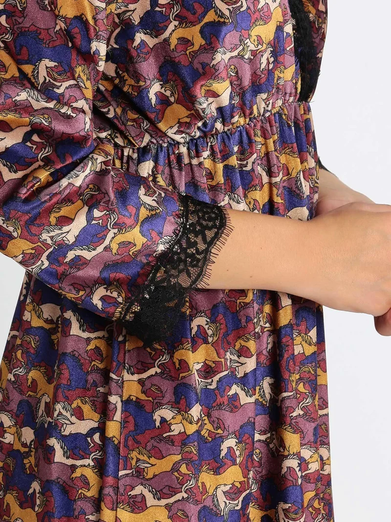 Vestito midi a portafoglio con pizzo - viola