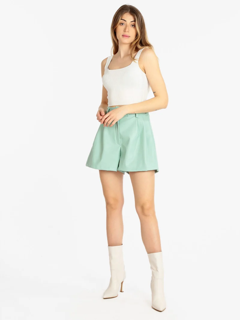 Shorts da donna in ecopelle - acqua marina