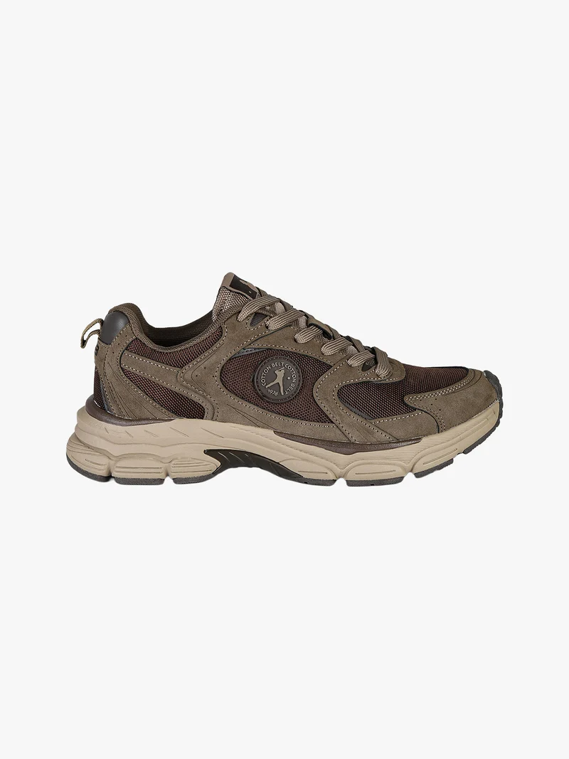 Sneakers da uomo stringate - caffè
