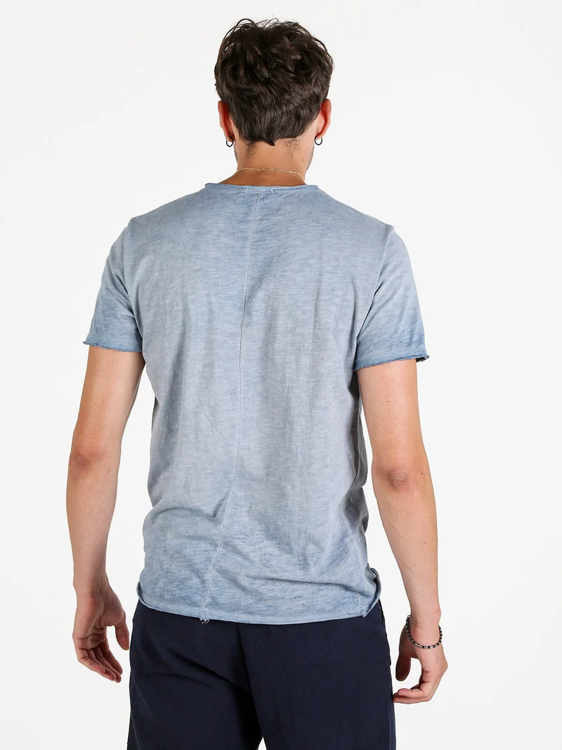 T-shirt uomo in cotone con taschino - blu