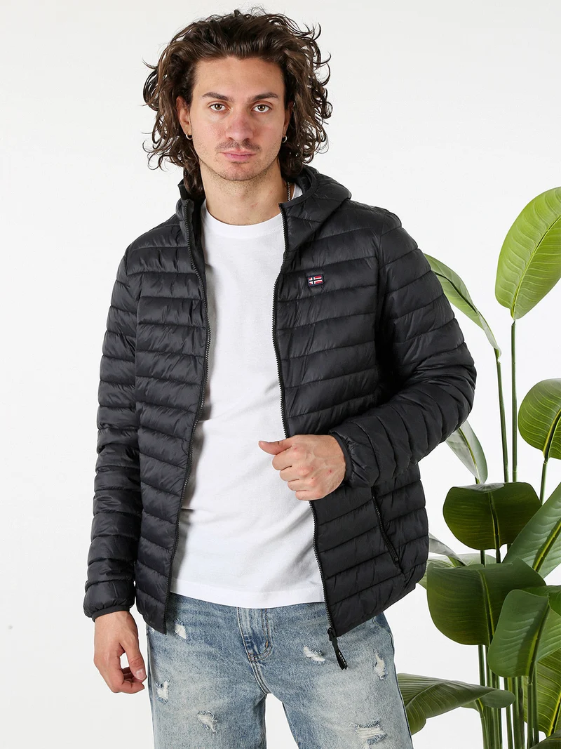Giubbino da uomo modello 100 grammi con cappuccio e zip - nero