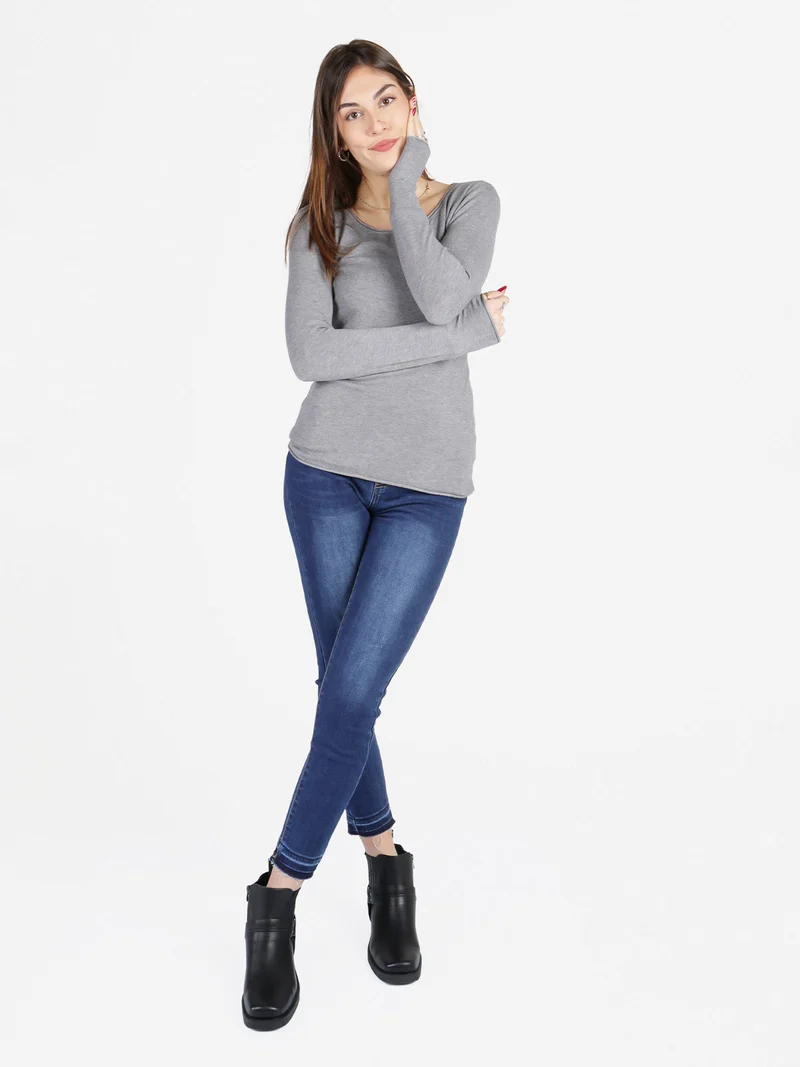 Pullover girocollo da donna in maglia - grigio scuro