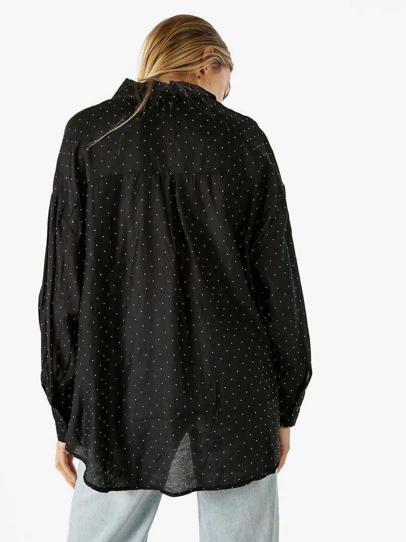 Camicia donna oversize a maniche lunghe con micro borchie - nero