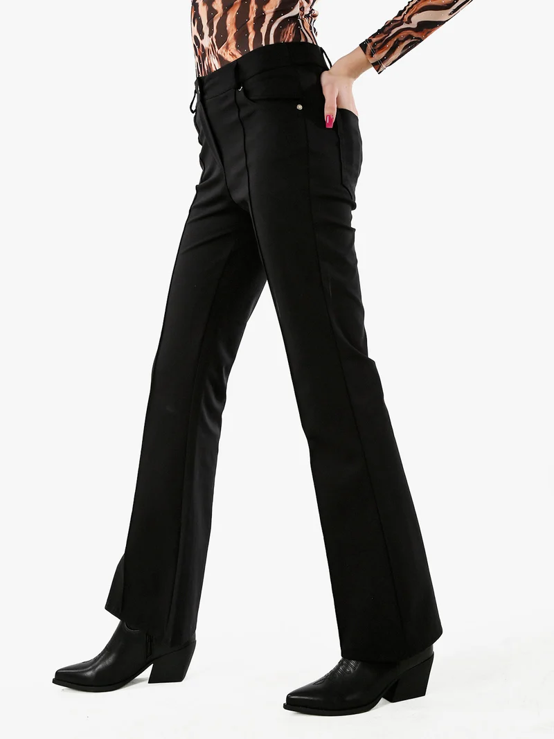Pantaloni donna a zampa con cucitura centrale - nero
