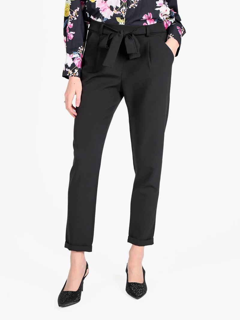 Pantaloni classici da donna con risvolto - nero