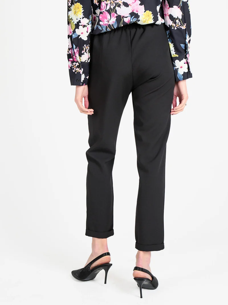 Pantaloni classici da donna con risvolto - nero