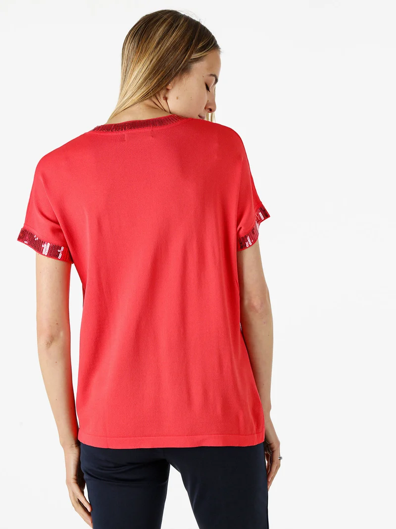 Maglia girocollo da donna a maniche corte con paillettes decorative - fragola
