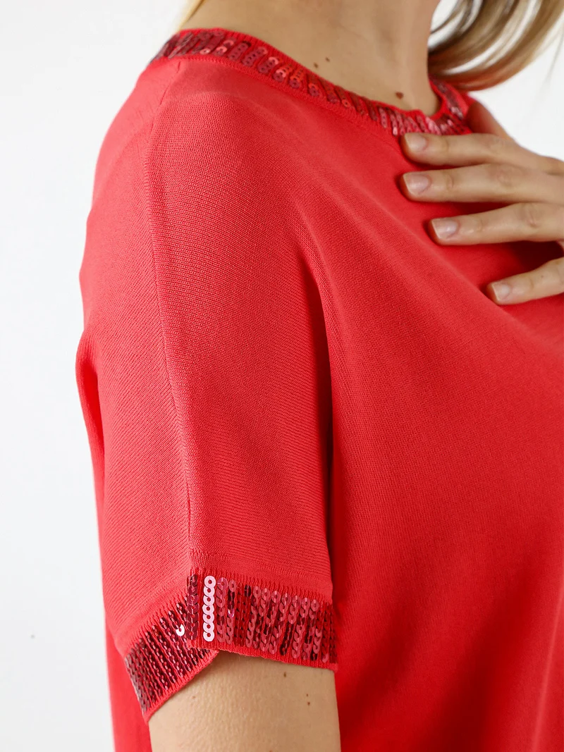Maglia girocollo da donna a maniche corte con paillettes decorative - fragola