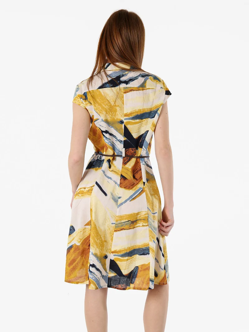 Abito a camicia da donna smanicato con stampe - multicolore