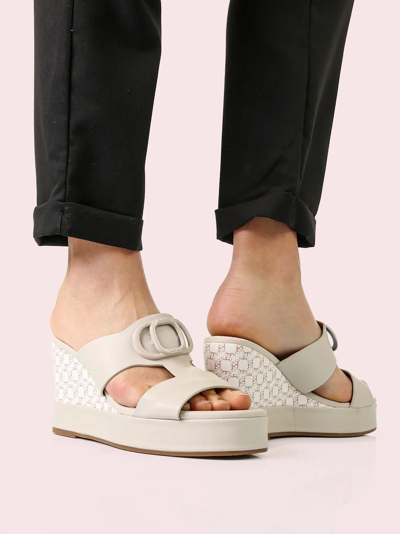 Ciabatte donna con zeppa - beige