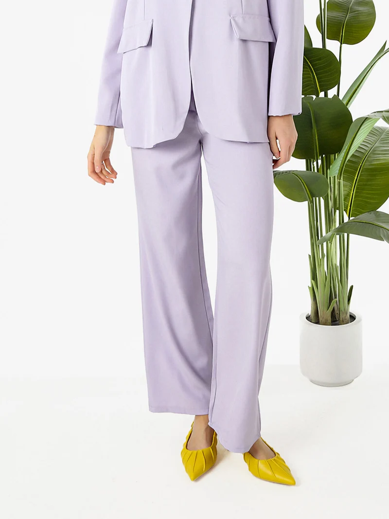 Pantaloni da donna a gamba dritta e larga - lilla