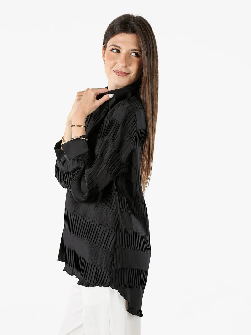 Camicia plissettata da donna con maniche lunghe a palloncino - nero