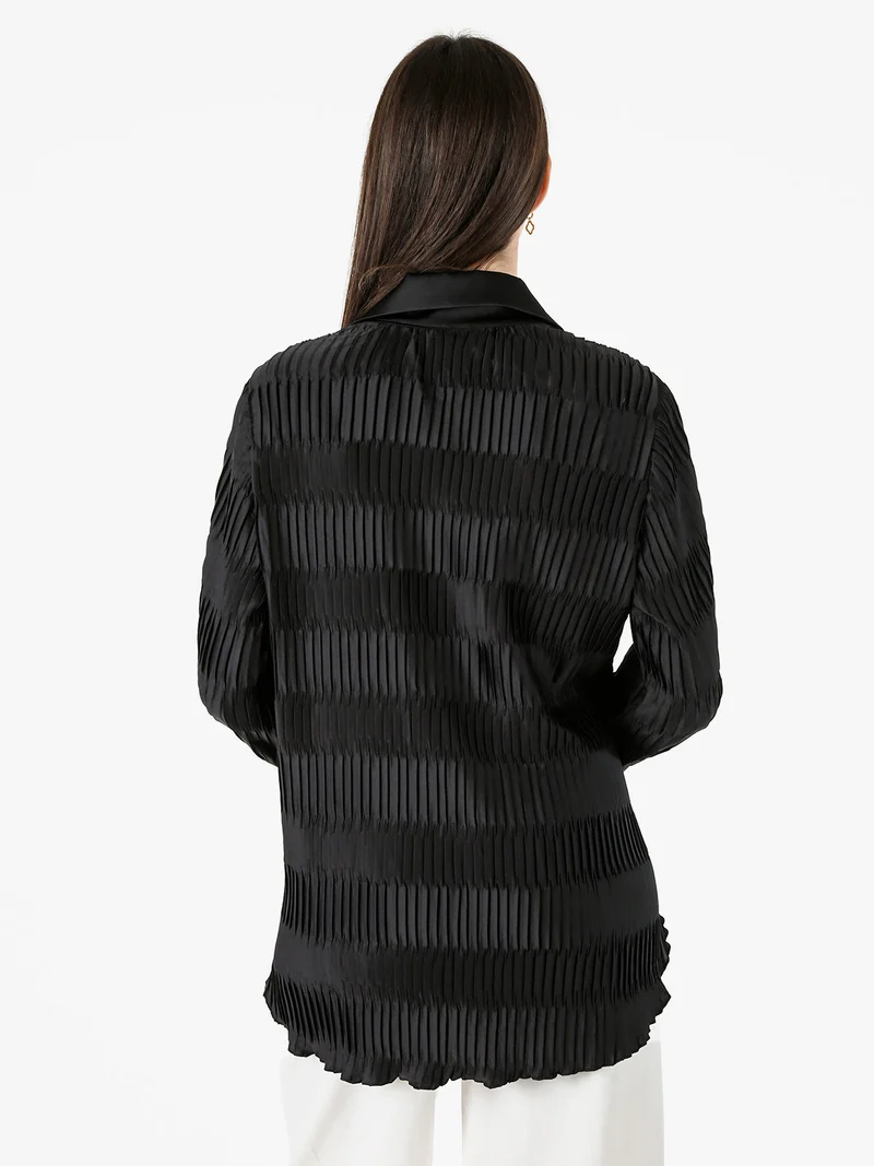 Camicia plissettata da donna con maniche lunghe a palloncino - nero