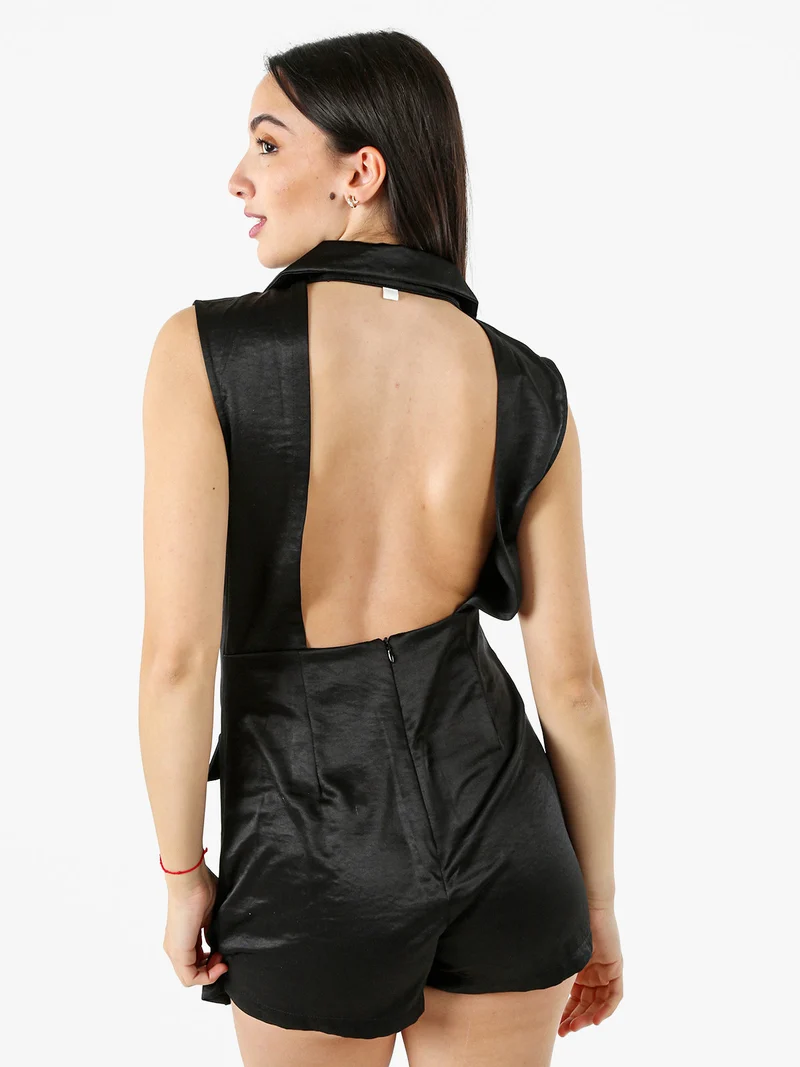 Tuta corta a gilet da donna con schiena scoperta - nero
