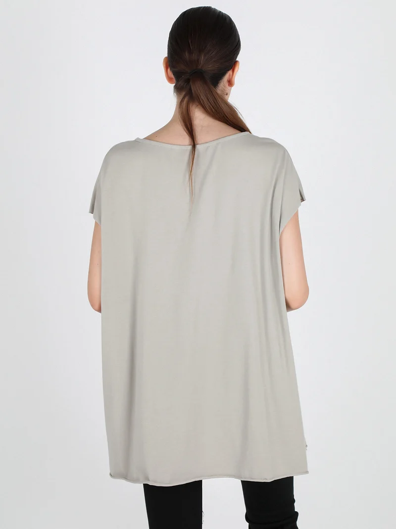 T-shirt donna oversize con taschino - beige