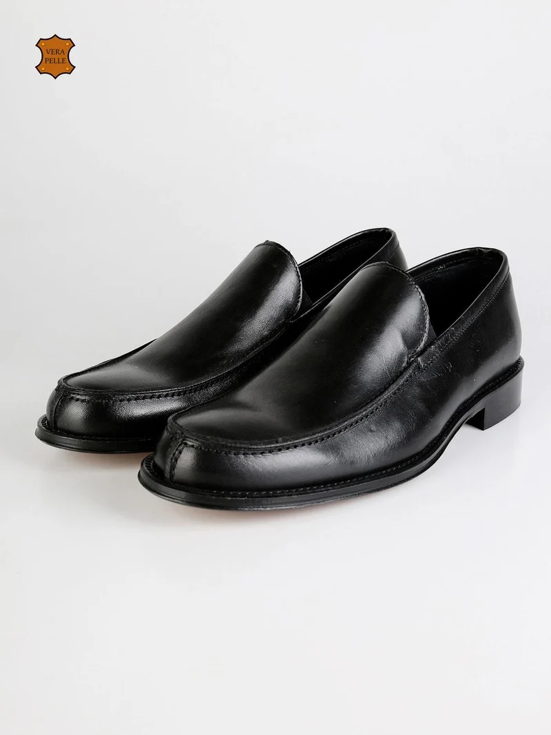 Mocassini in pelle nera
