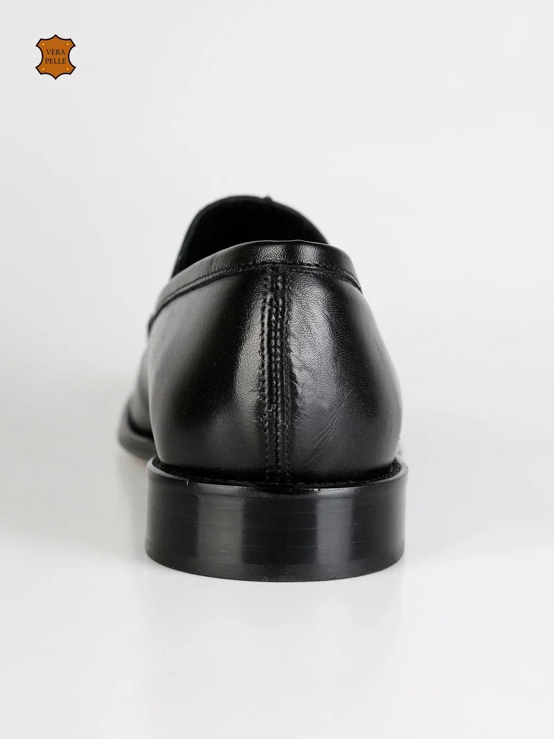 Mocassini in pelle nera