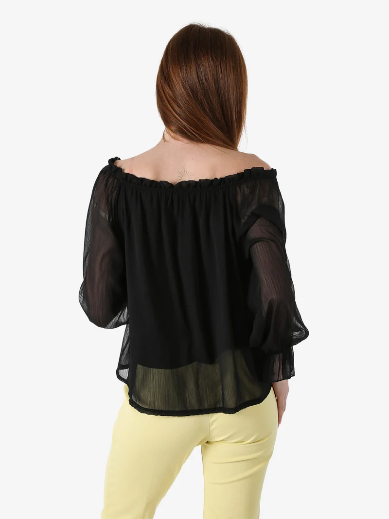 Blusa da donna a maniche lunghe velate con scollo a barchetta - nero