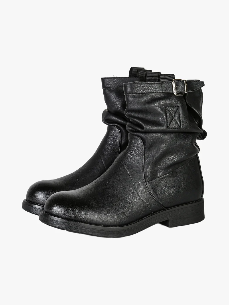 Stivaletti slouchy da donna con tacco basso- nero