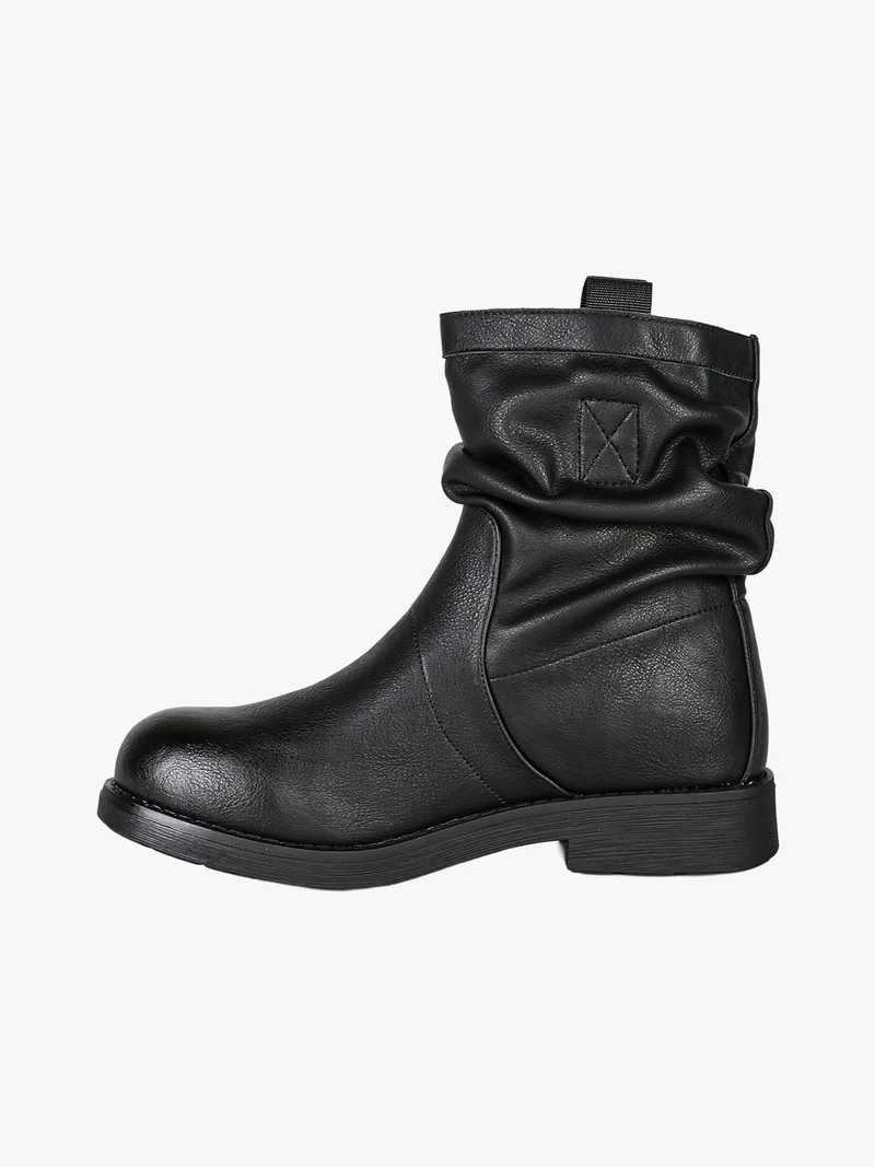 Stivaletti slouchy da donna con tacco basso- nero