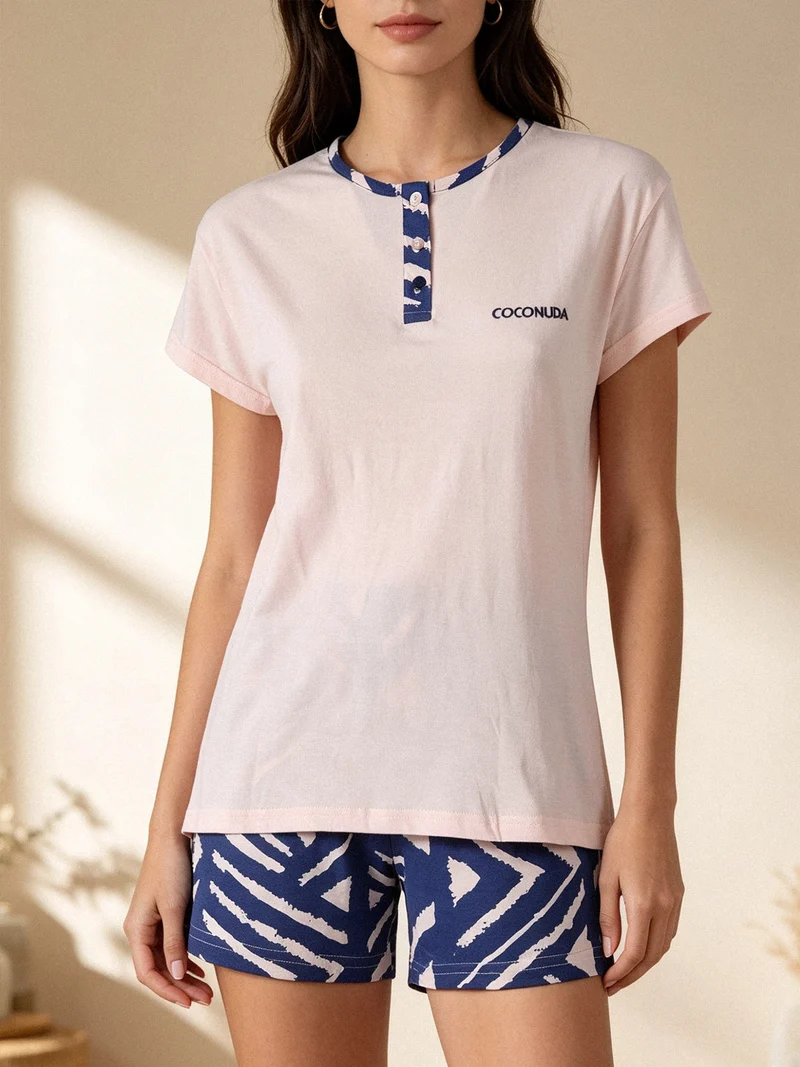 Pigiama corto da donna in cotone con t-shirt e shorts a stampa - rosa