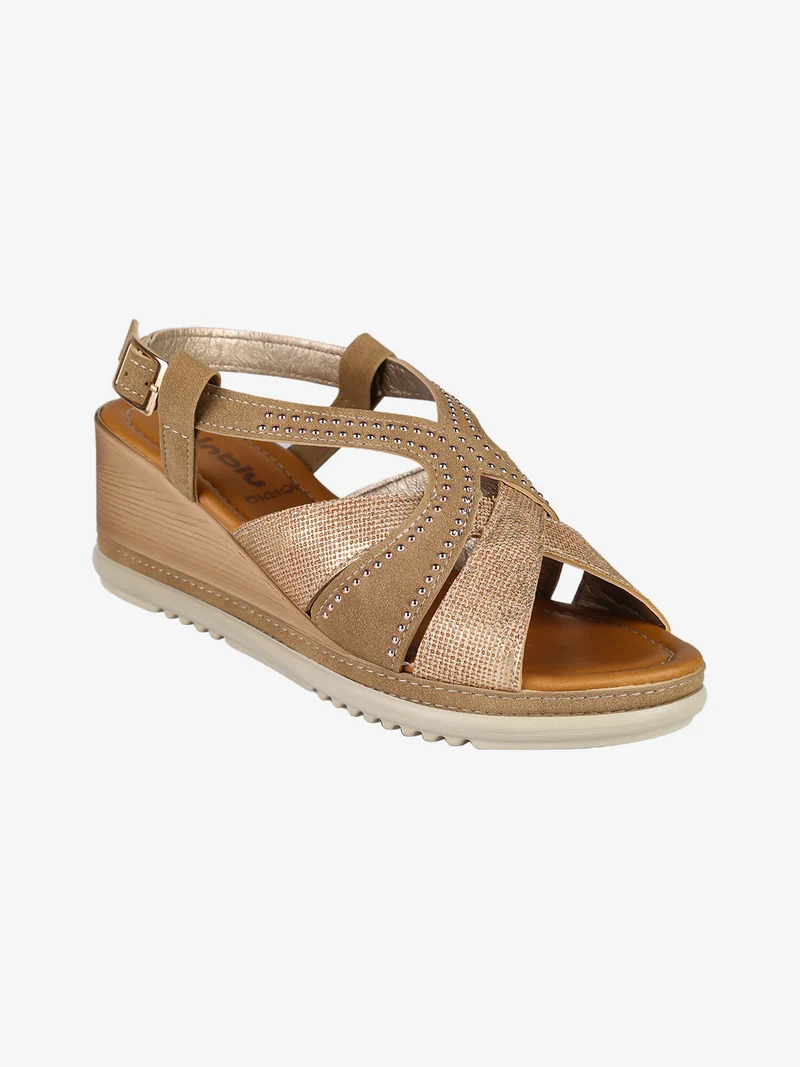 Sandali da donna con zeppa e borchie - marrone