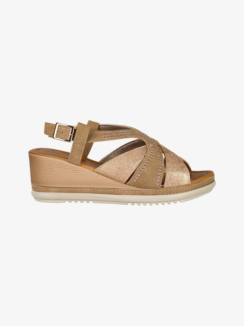 Sandali da donna con zeppa e borchie - marrone