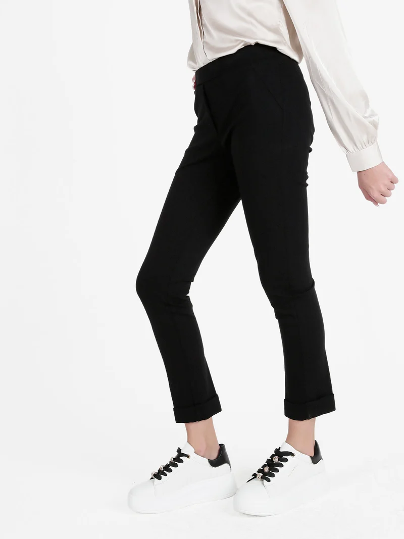 Pantaloni donna a sigaretta con risvolto - nero