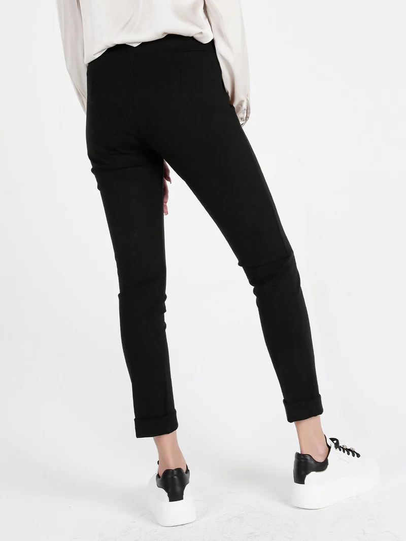 Pantaloni donna a sigaretta con risvolto - nero