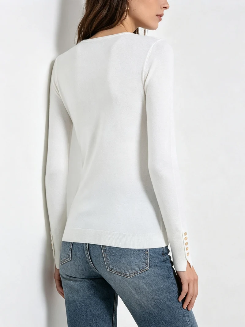 Pullover girocollo da donna con dettagli lurex e finti bottoni dorati - beige